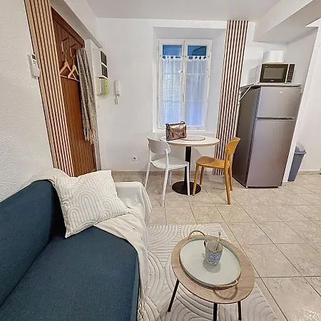 شقة Neuf & Design - Gare A 700m تارْب