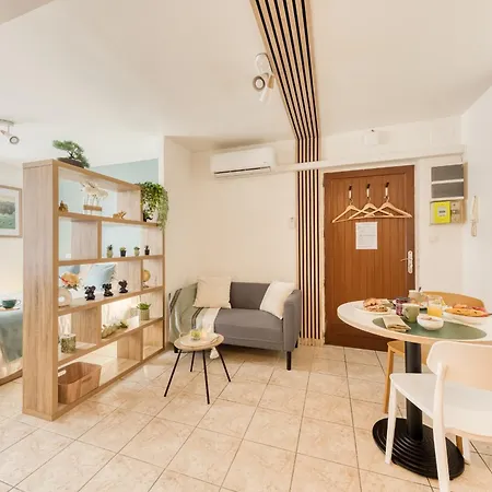 Evasion A Deux, Neuf Et Design A Tarbes, Gare A 700 M, Arrivee Autonome Appartement